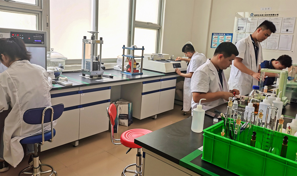 Shenzhen Yurucheng Dental Materials Co., Ltd lini produksi pabrikan